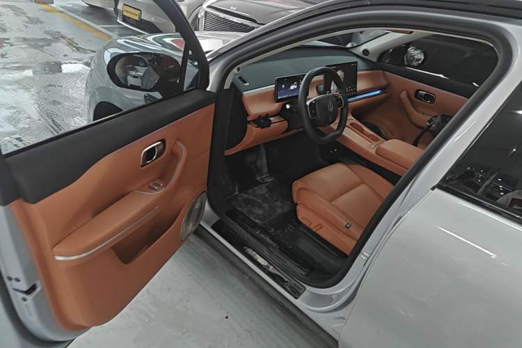 Used Leapmotor C16 2024 Range-Extended 200 LiDAR Edition Driver Seat