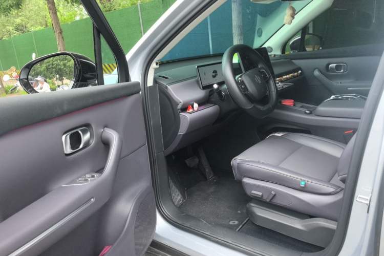 Used Leapmotor C16 2024 Range-Extended 200 Luxury Edition Driver Seat