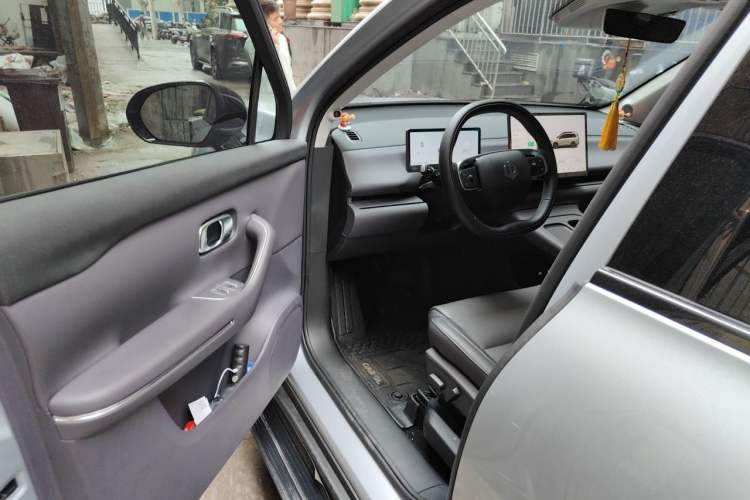 Used Leapmotor C16 2024 Range-Extended 200 Luxury Edition Driver Seat