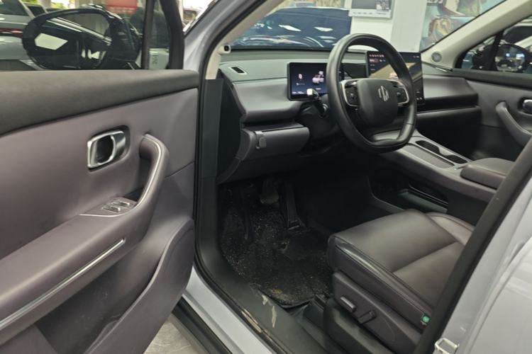 Used Leapmotor C16 2024 Pure Electric 580 LiDAR Edition Driver Seat