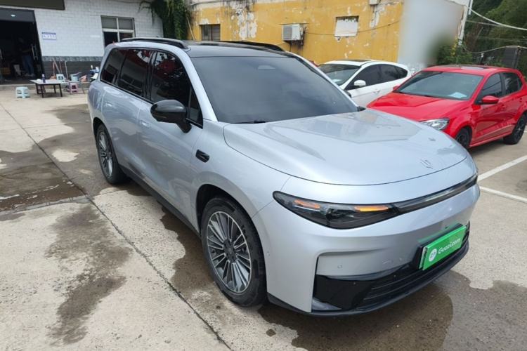 Used Leapmotor C16 2024 Range-Extended 200 Luxury Edition Front Right 45 Deg