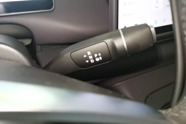 Used Leapmotor C16 2024 Range-Extended 200 Luxury Edition Gear Lever