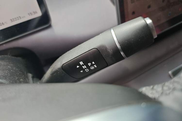 Used Leapmotor C16 2024 Range-Extended 200 Luxury Edition Gear Lever