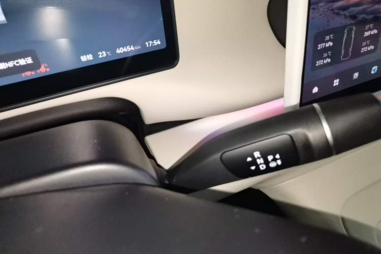 Used Leapmotor C16 2024 Range-Extended 200 Luxury Edition Gear Lever