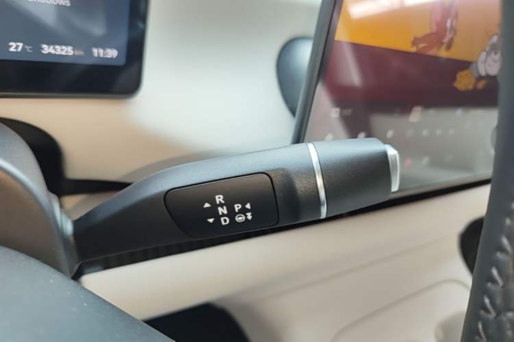 Used Leapmotor C16 2024 Range-Extended 200 Luxury Edition Gear Lever