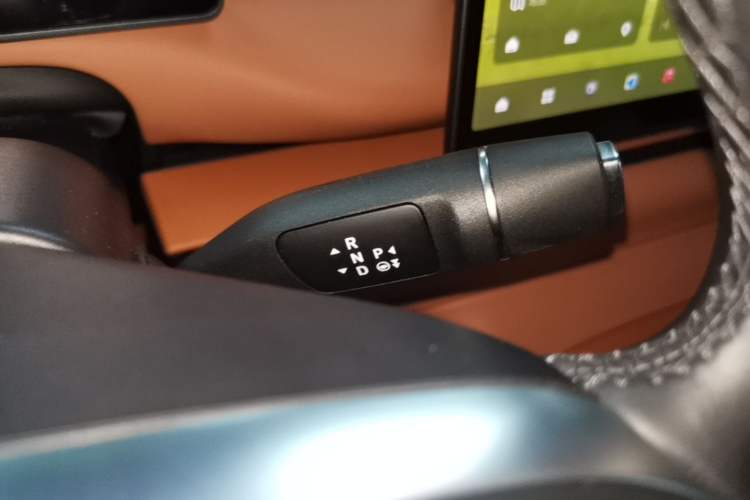 Used Leapmotor C16 2024 Range-Extended 200 Luxury Edition Gear Lever