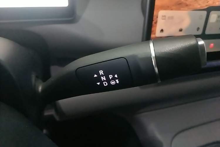 Used Leapmotor C16 2024 All-Electric 580 Luxury Edition Gear Lever
