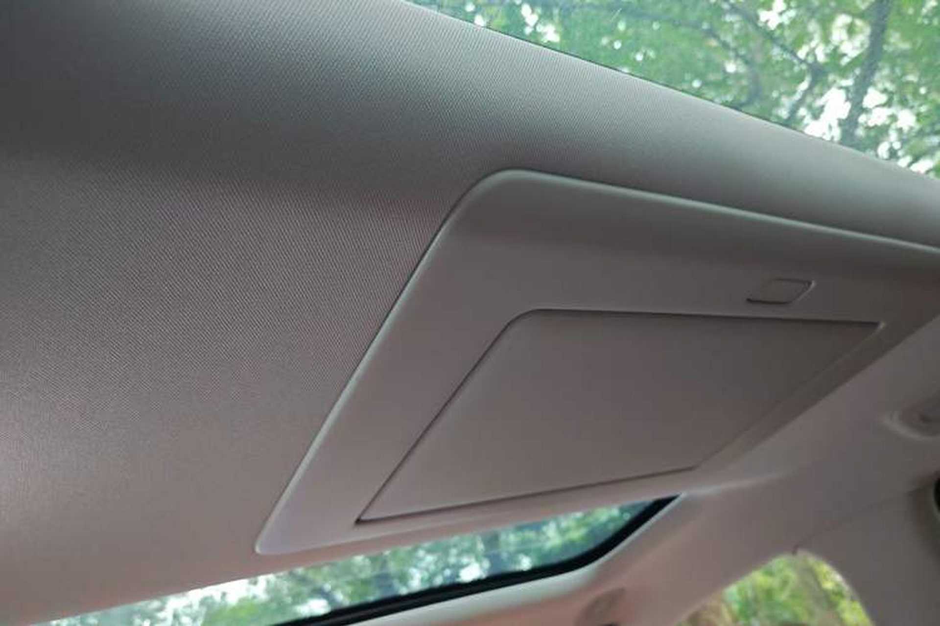Used Leapmotor C16 2024 Pure Electric 520 Deluxe Edition Headliner