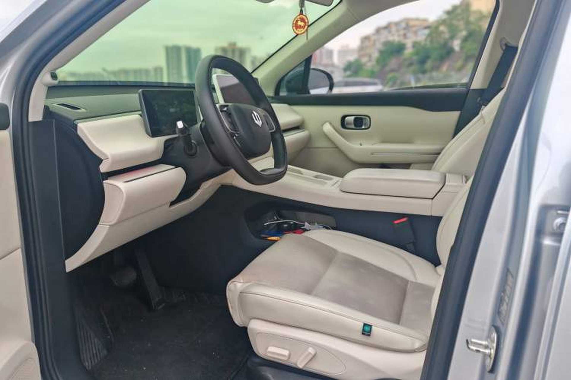 Used Leapmotor C16 2024 Range-Extended 200 Luxury Edition Interior 1