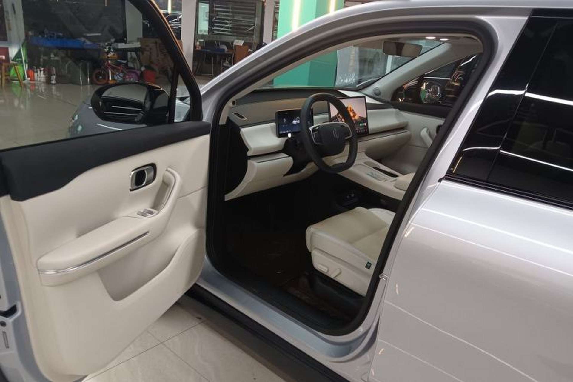 Used Leapmotor C16 2024 Range-Extended 200 Luxury Edition Interior 3