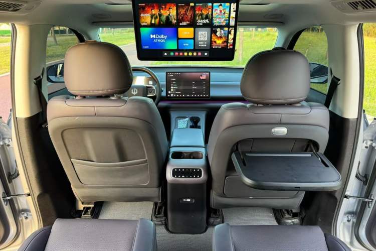 Used Leapmotor C16 2024 Range-Extended 200 Luxury Edition Interior 3