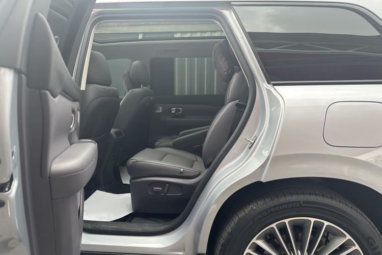 Used Leapmotor C16 2024 Range-Extended 200 Luxury Edition Interior 8