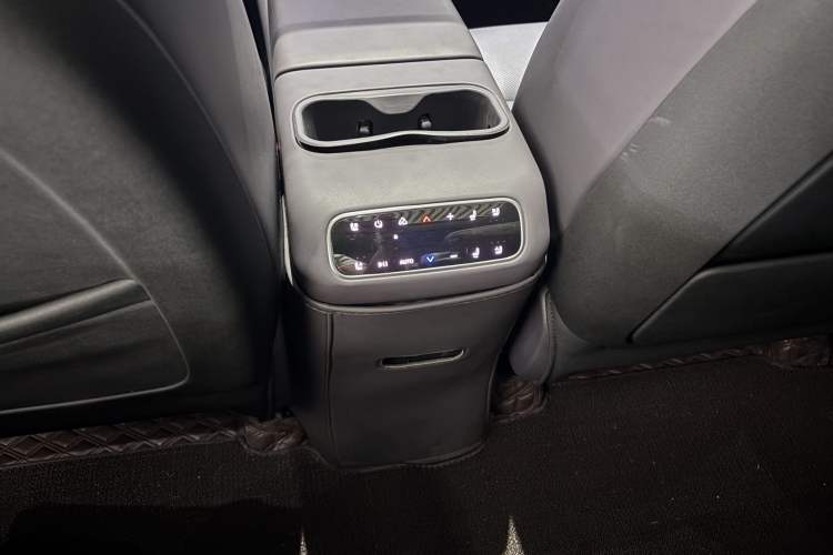 Used Leapmotor C16 2024 Pure Electric 520 Deluxe Edition Interior 8