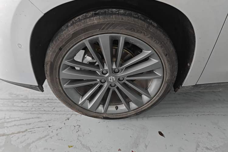 Used Leapmotor C16 2024 Range-Extended 200 LiDAR Edition Left Front Wheel Hub