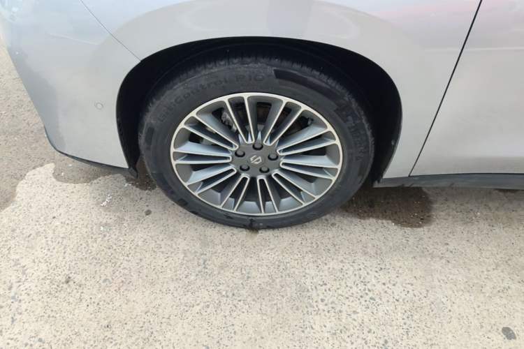 Used Leapmotor C16 2024 Range-Extended 200 Luxury Edition Left Front Wheel Hub