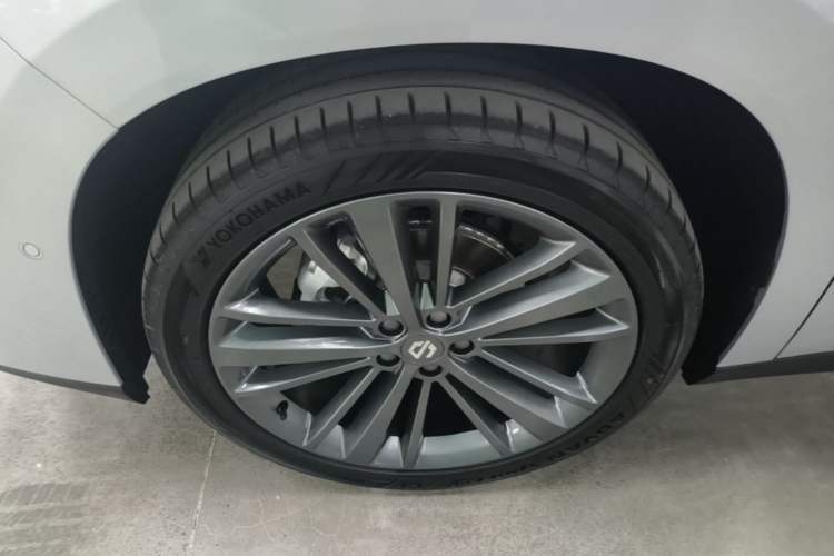 Used Leapmotor C16 2024 Range-Extended 200 Luxury Edition Left Front Wheel Hub