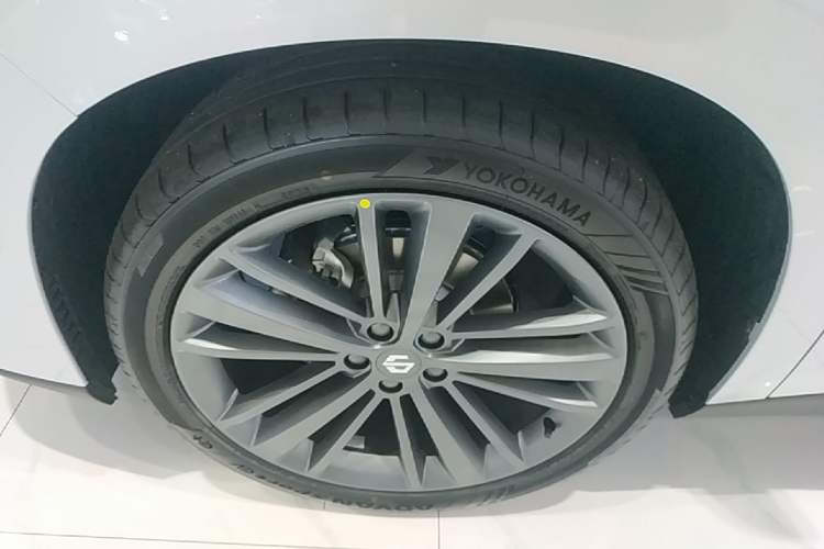 Used Leapmotor C16 2024 All-Electric 580 Luxury Edition Left Front Wheel Hub