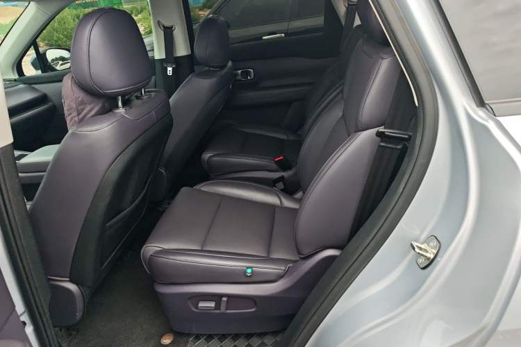 Used Leapmotor C16 2024 Range-Extended 200 LiDAR Edition Left Rear Seat