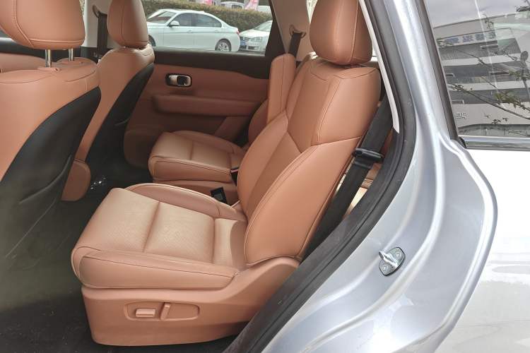 Used Leapmotor C16 2024 Range-Extended 200 Smart Enjoyment Edition Left Rear Seat