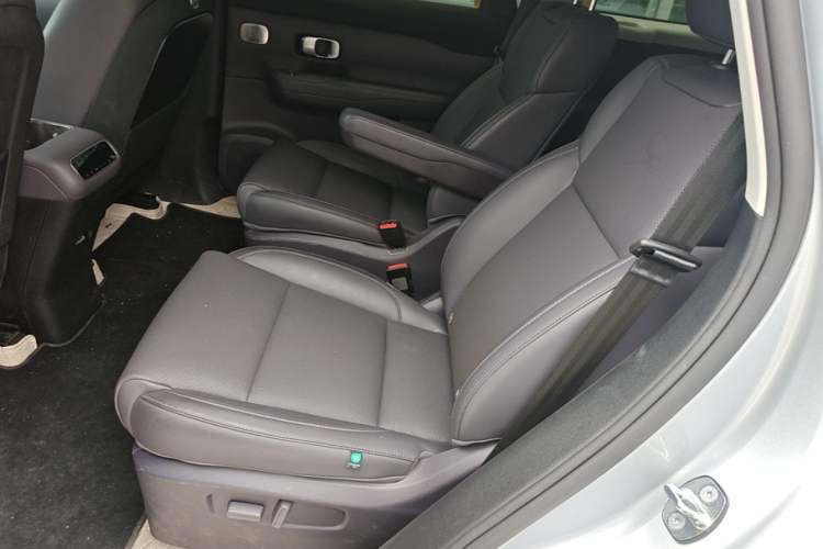 Used Leapmotor C16 2024 Range-Extended 200 Luxury Edition Left Rear Seat
