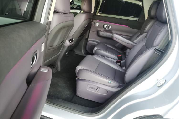 Used Leapmotor C16 2024 Pure Electric 520 Deluxe Edition Left Rear Seat