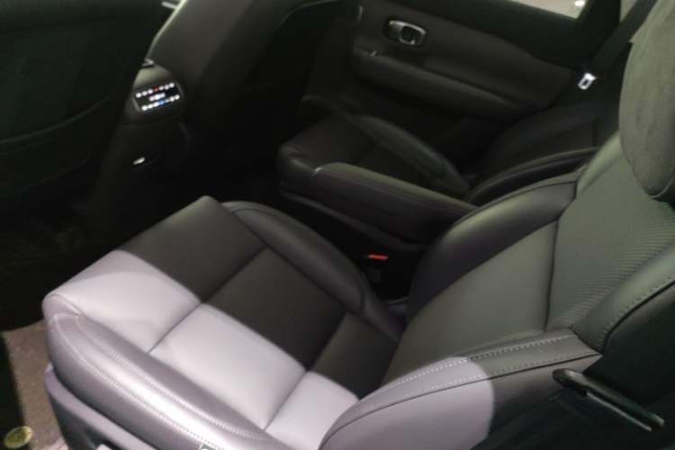 Used Leapmotor C16 2024 Pure Electric 520 Deluxe Edition Left Rear Seat