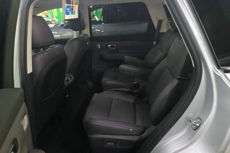 Used Leapmotor C16 2024 Range-Extended 200 Luxury Edition Left Rear Seat