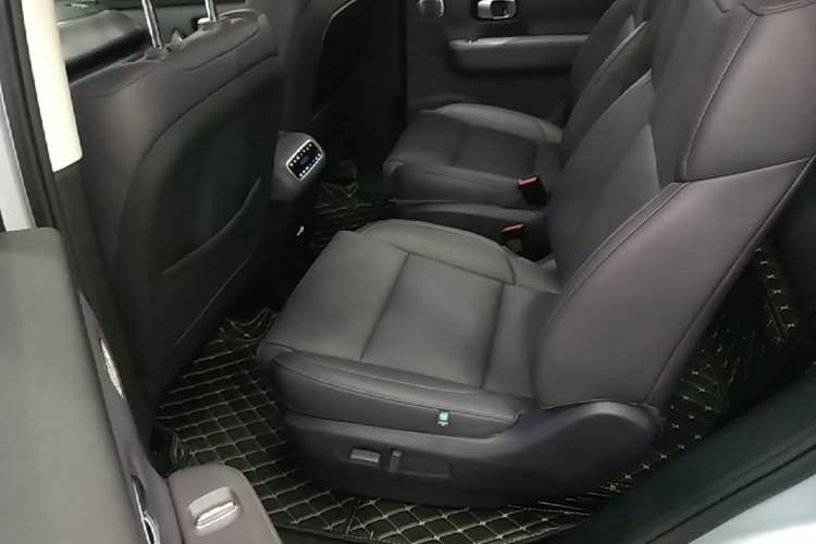 Used Leapmotor C16 2024 Pure Electric 520 Deluxe Edition Left Rear Seat