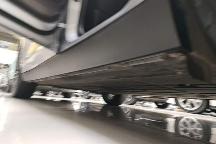 Used Leapmotor C16 2024 All-Electric 580 Luxury Edition Left Side Sill