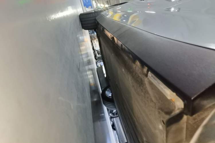 Used Leapmotor C16 2024 Pure Electric 520 Smart Edition Left Side Sill