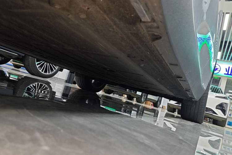 Used Leapmotor C16 2024 Pure Electric 580 LiDAR Edition Left Side Sill