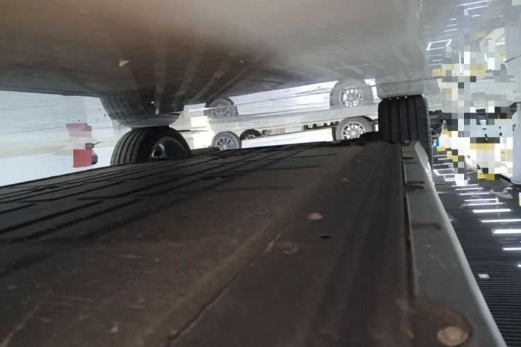 Used Leapmotor C16 2024 Pure Electric 520 Deluxe Edition Left Side Sill