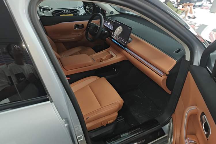 Used Leapmotor C16 2024 Range-Extended 200 LiDAR Edition Right Front Seat