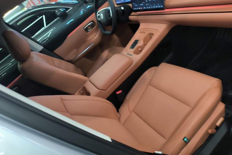 Used Leapmotor C16 2024 Range-Extended 200 Luxury Edition Right Front Seat