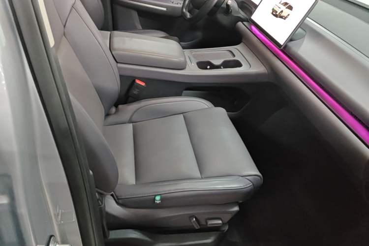 Used Leapmotor C16 2024 Pure Electric 520 Deluxe Edition Right Front Seat