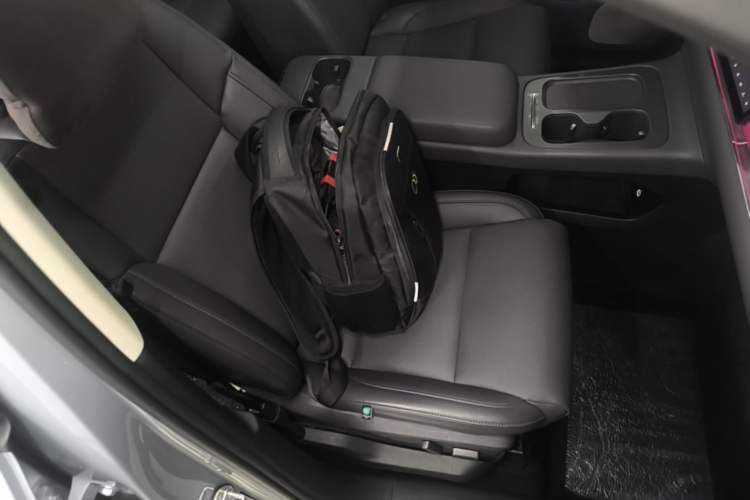 Used Leapmotor C16 2024 Range-Extended 200 Luxury Edition Right Front Seat