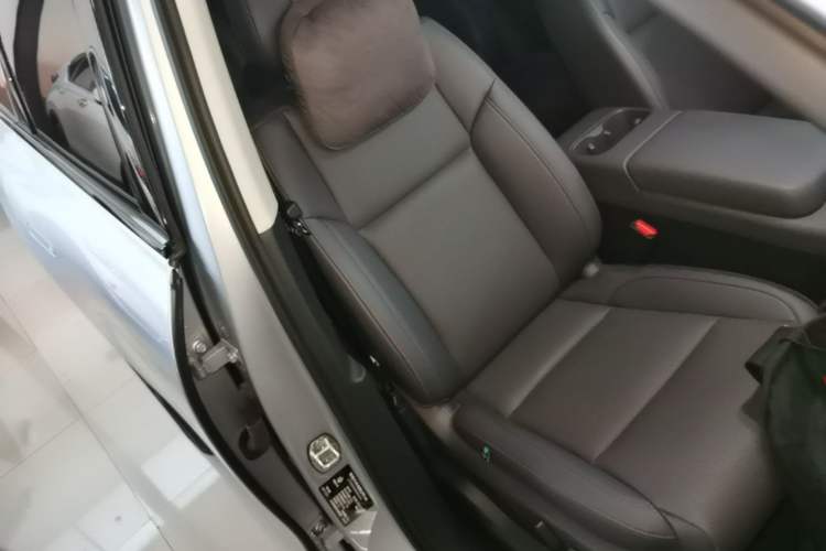 Used Leapmotor C16 2024 Range-Extended 200 Luxury Edition Right Front Seat
