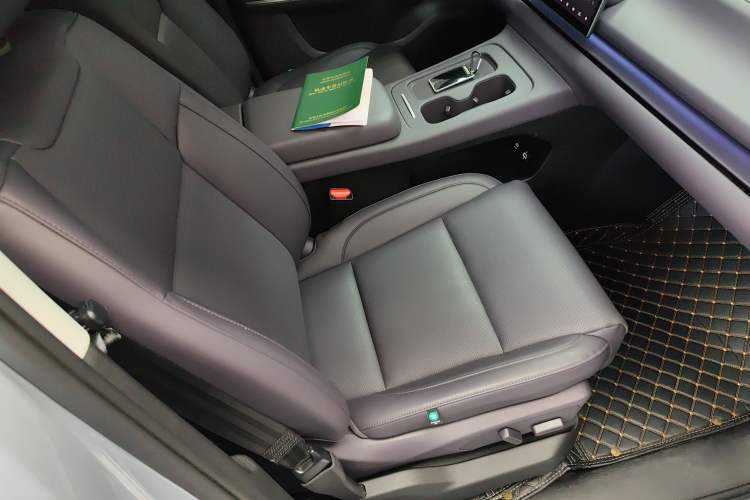 Used Leapmotor C16 2024 Range-Extended 200 Luxury Edition Right Front Seat