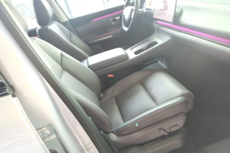 Used Leapmotor C16 2024 Pure Electric 520 Deluxe Edition Right Front Seat