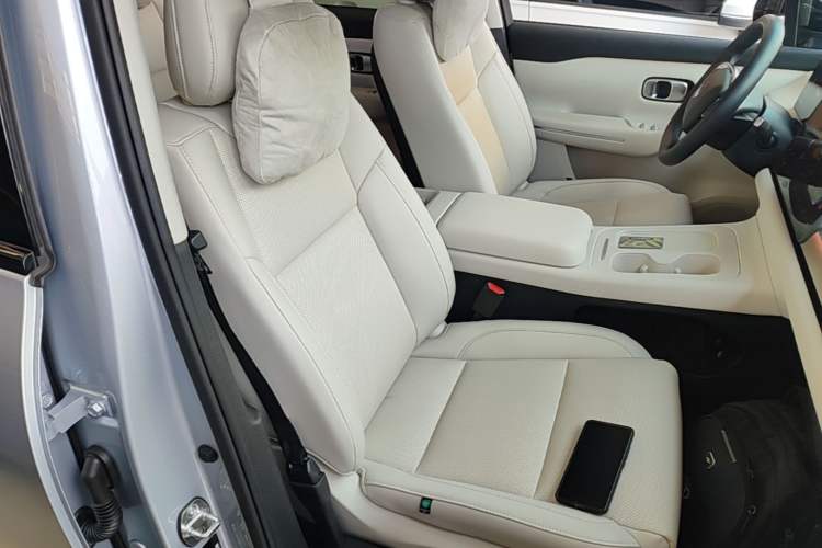 Used Leapmotor C16 2024 Range-Extended 200 Luxury Edition Right Front Seat