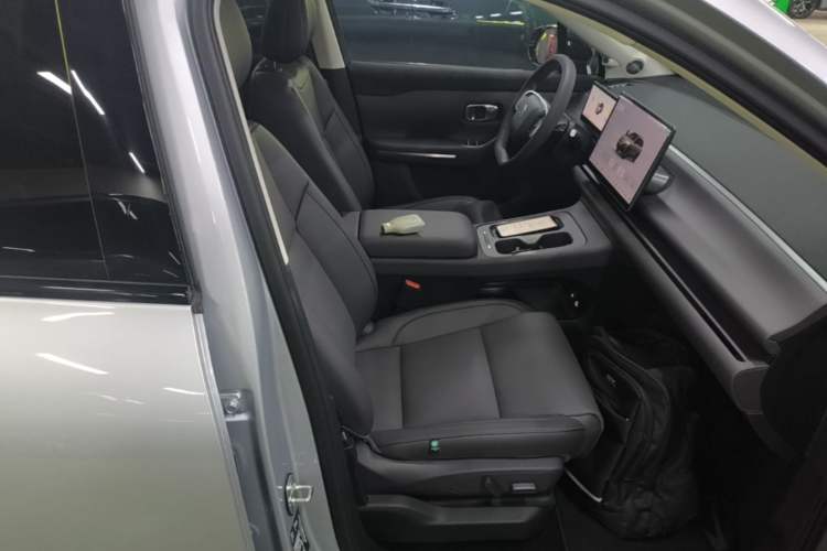 Used Leapmotor C16 2024 Range-Extended 200 Luxury Edition Right Front Seat