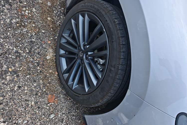 Used Leapmotor C16 2024 Range-Extended 200 LiDAR Edition Right Front Wheel Hub