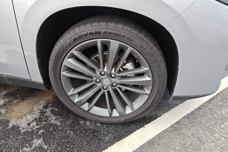 Used Leapmotor C16 2024 Range-Extended 200 Smart Enjoyment Edition Right Front Wheel Hub