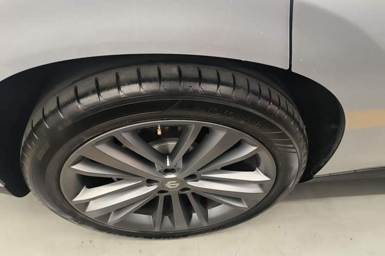 Used Leapmotor C16 2024 Range-Extended 200 Luxury Edition Right Rear Wheel Hub