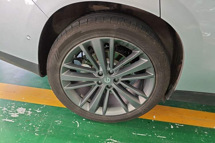Used Leapmotor C16 2024 Pure Electric 520 Deluxe Edition Right Rear Wheel Hub