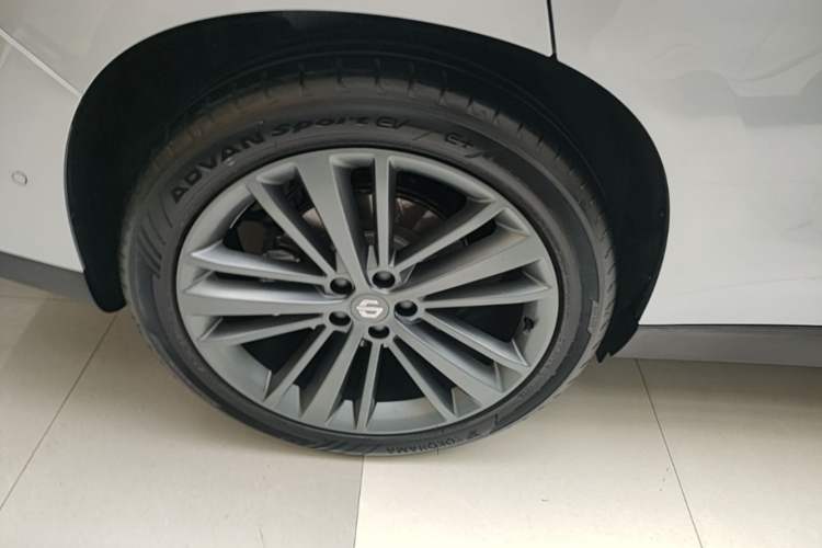 Used Leapmotor C16 2024 All-Electric 580 Luxury Edition Right Rear Wheel Hub
