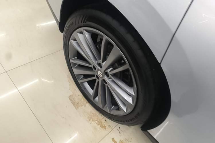 Used Leapmotor C16 2024 Range-Extended 200 Luxury Edition Right Rear Wheel Hub