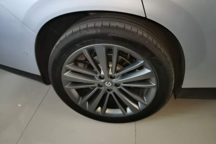 Used Leapmotor C16 2024 Range-Extended 200 Luxury Edition Right Rear Wheel Hub