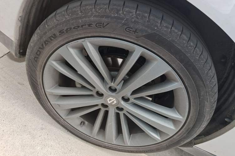 Used Leapmotor C16 2024 Range-Extended 200 Luxury Edition Right Rear Wheel Hub