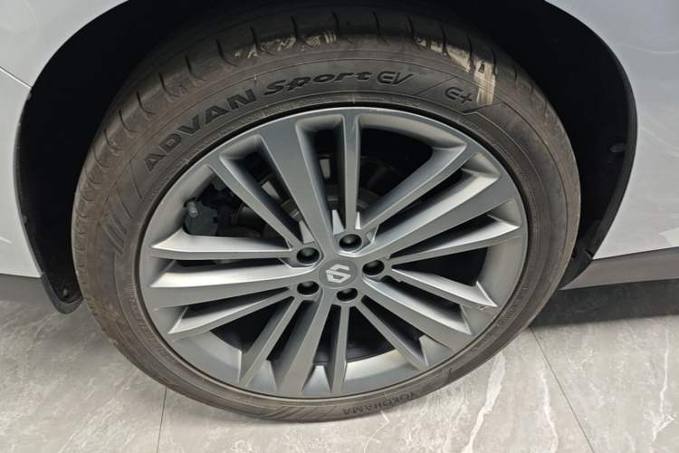 Used Leapmotor C16 2024 Pure Electric 580 LiDAR Edition Right Rear Wheel Hub